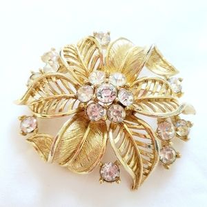 USNER Vintage Wreath Brooch Pin
